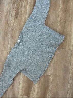 Cozy Grey Knit Sweater 100% wool